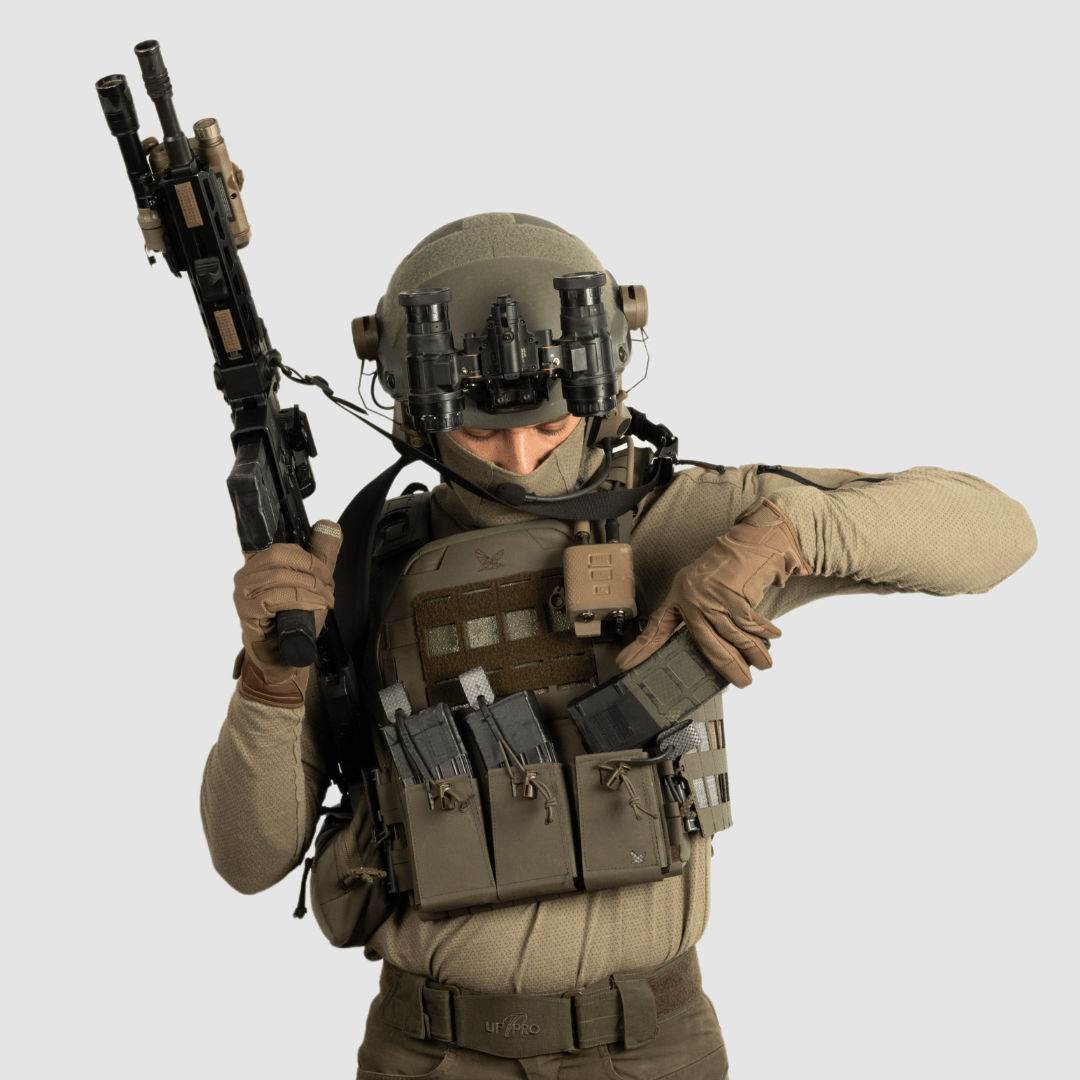 X-RAY TRIPLE MAG PLACARD - Night Heron