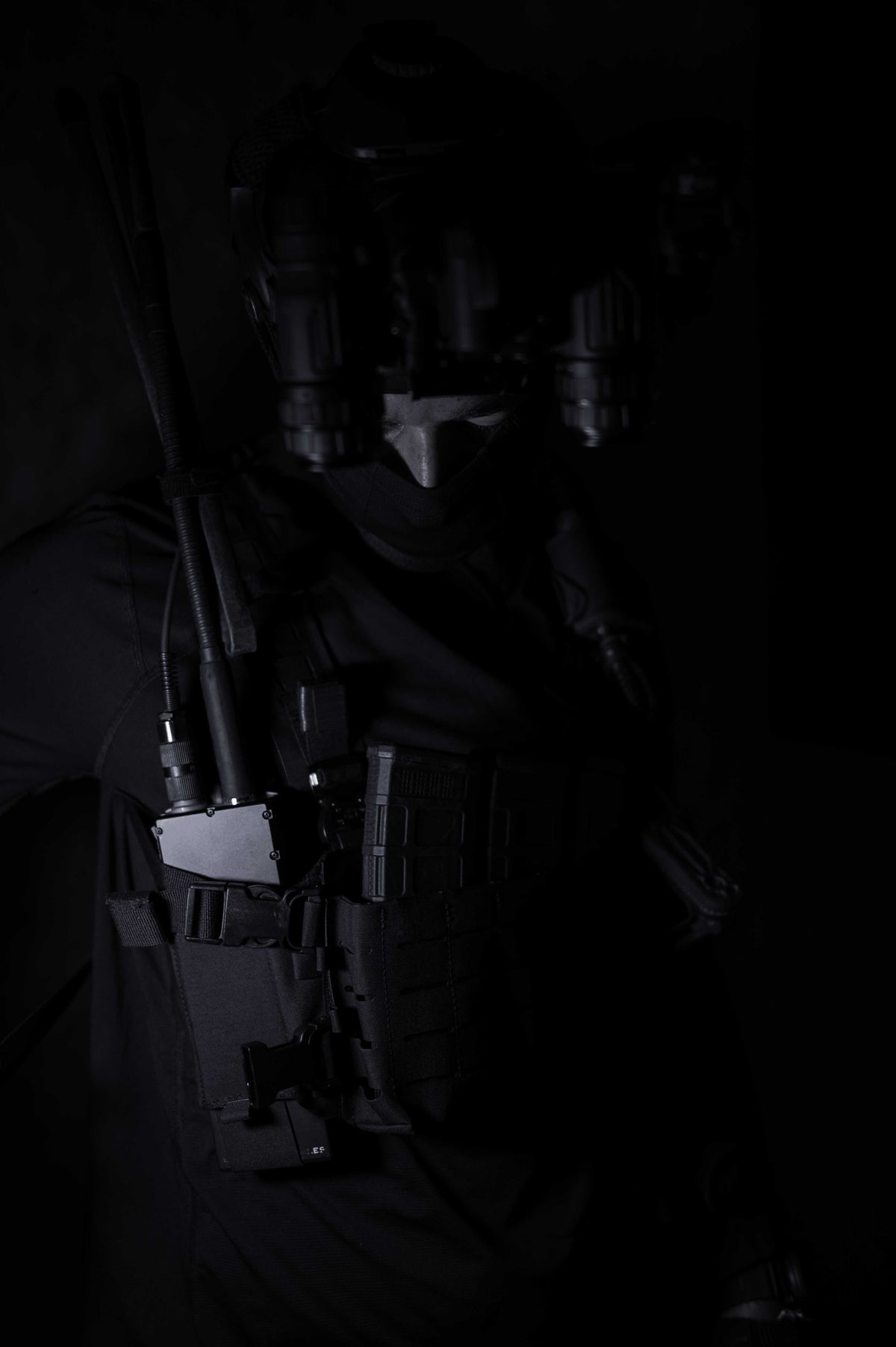 X-RAY WING RADIO POUCH